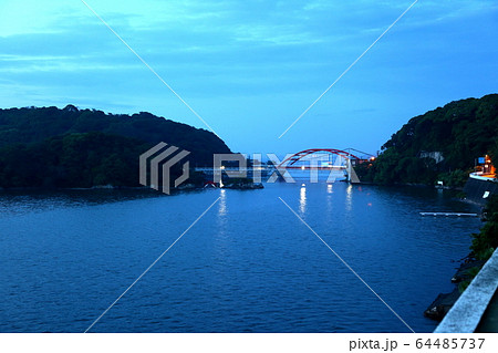 浜名湖　日の出　（猪鼻湖） 64485737