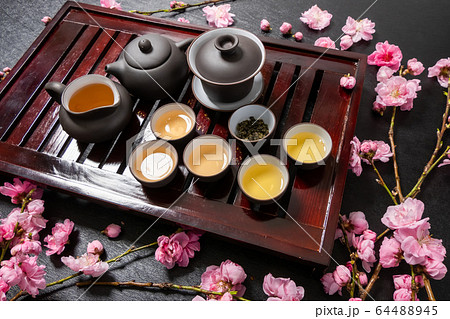 中国茶 Chinese tea set of beauty and health 中国茶 Chinese tea set of beauty and health 64488945