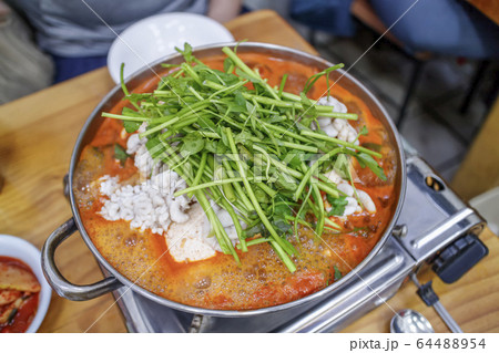 室内 静物 食べ物 64488954