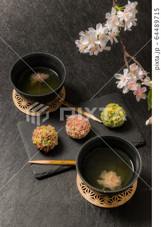 和菓子　Japanese culture Japanese sweets for tea 64489715
