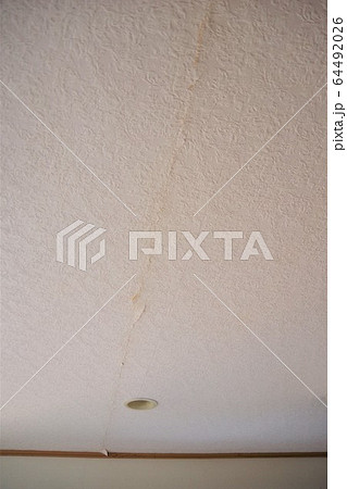 地震　亀裂 64492026