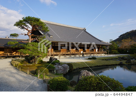京都　臨済宗天龍寺　庭園と池 64494847