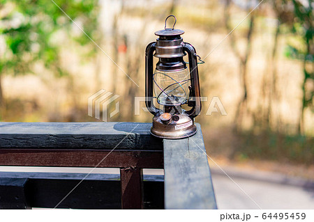 キャンプ素材　オイルランタン　アンティーク 64495459