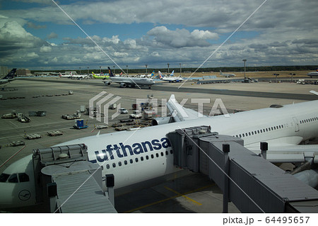 フランクフルト空港 64495657