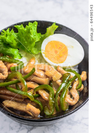 チンジャオロース丼 64496543