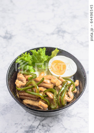 チンジャオロース丼 チンジャオロース丼 64496545