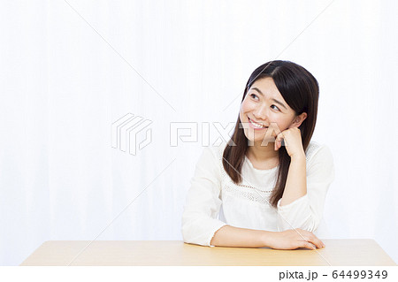 30代女性 30代女性 64499349