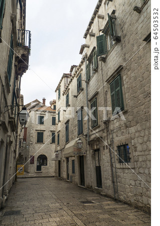冬のクロアチア・ドブロブニクの裏路地 Dubrovnik, Croatia 64503532