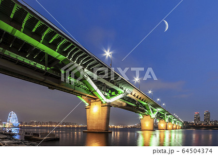 夜景 漢江 ソウル 64504374