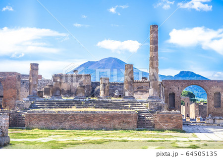 Ancient ruins of Pompeii, Italy 64505135
