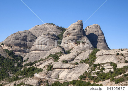 スペインの奇岩の山、モンセラット スペインの奇岩の山、モンセラット 64505677