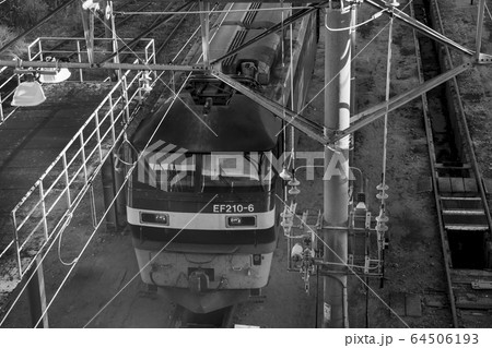 EF210の貨物列車 64506193