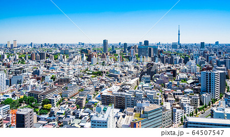 東京スカイツリーと文京区・台東区周辺の町並み 64507547