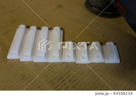 樹脂の部品製作 64508239