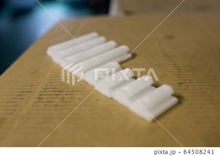 樹脂の部品製作 64508241