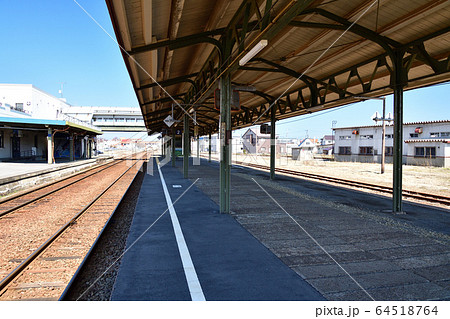 春の北海道余市町JR余市駅の風景を撮影 春の北海道余市町JR余市駅の風景を撮影 64518764