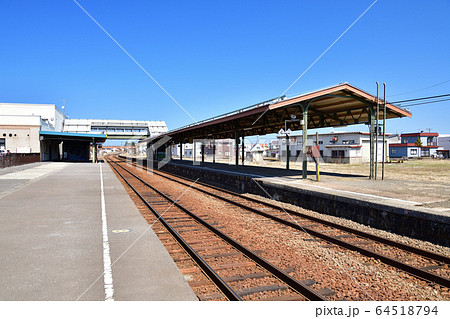 春の北海道余市町JR余市駅の風景を撮影 64518794