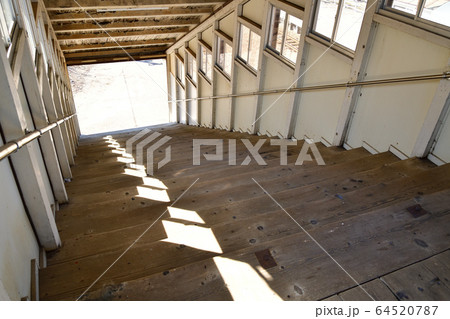 春の北海道小樽市JR蘭島駅の風景を撮影 春の北海道小樽市JR蘭島駅の風景を撮影 64520787