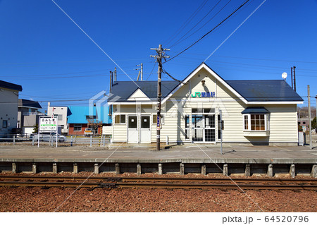 春の北海道小樽市JR蘭島駅の風景を撮影 春の北海道小樽市JR蘭島駅の風景を撮影 64520796