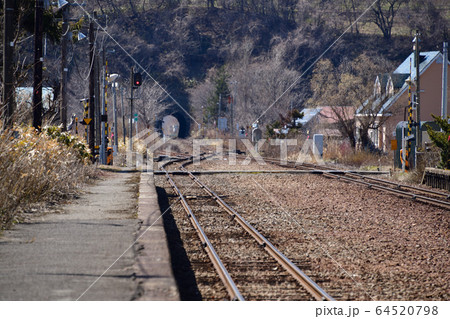 春の北海道小樽市JR蘭島駅の風景を撮影 春の北海道小樽市JR蘭島駅の風景を撮影 64520798