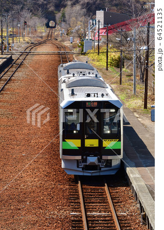 春の北海道小樽市JR蘭島駅を発着する普通列車の風景を撮影 春の北海道小樽市JR蘭島駅を発着する普通列車の風景を撮影 64521135