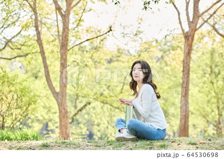ライフスタイル 女性 韓国人の写真素材