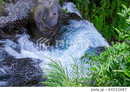 白糸ノ滝（音止の滝） 64532087