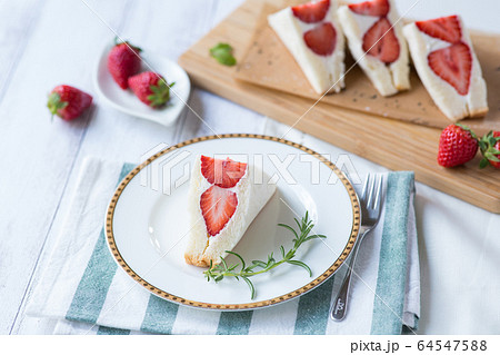 フルーツサンド いちご フルーツサンド いちご 64547588