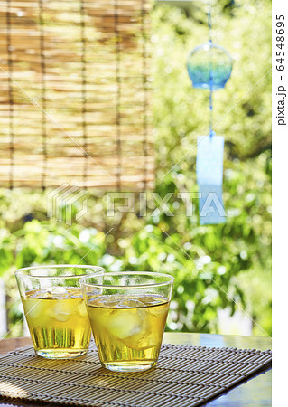 水出し緑茶と風鈴 水出し緑茶と風鈴 64548695