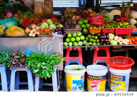 ホーチミンのタンディン市場 ホーチミンのタンディン市場 64550454
