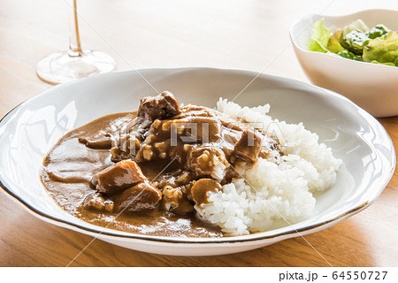 高額なレトルトカレー　クリーミータイプ 64550727