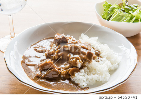 高額なレトルトカレー　クリーミータイプ 64550741