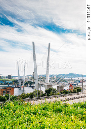 Zolotoy bridge and Golden horn bay in Vladivostok, Russia 64555167