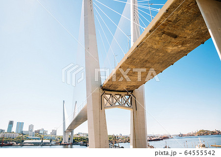 Zolotoy bridge and Golden horn bay in Vladivostok, Russia 64555542