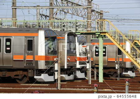 日中の東所沢電車区にて 64555648
