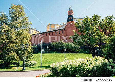 Kremlin fortress and Alexander Garden in Moscow, Russia Kremlin fortress and Alexander Garden in Moscow, Russia 64555735