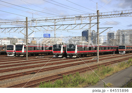 日中の京葉車両センターにて 64555896