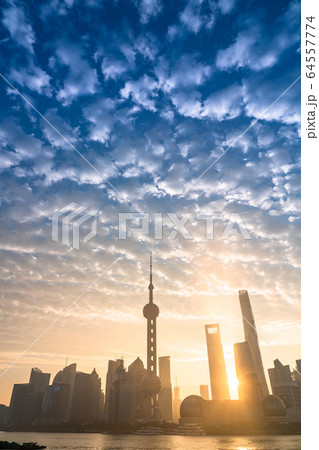 《上海》上海の夜明け・陸家嘴の摩天楼 《上海》上海の夜明け・陸家嘴の摩天楼 64557774
