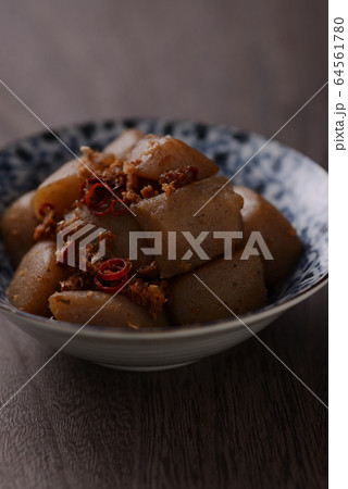 こんにゃくの甘辛煮 こんにゃくの甘辛煮 64561780