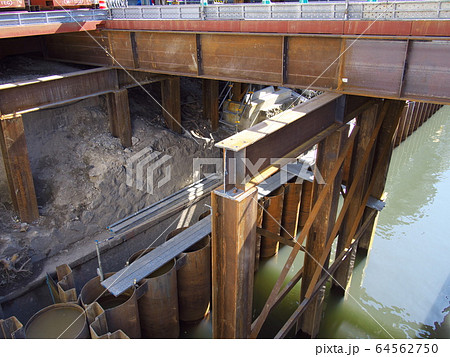 仮設構台・鋼管矢板・鋼矢板（河川工事） 64562750