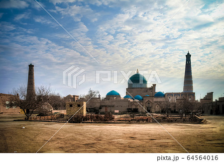 Exterior view to Mausoleum of Pahlavon Mahmoud, 64564016