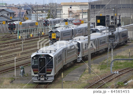 新津運輸区と様々なディーゼルカー（2020年3月） 64565455