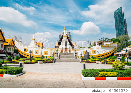 Wat Yan Nawa temple in Bangkok, Thailand Wat Yan Nawa temple in Bangkok, Thailand 64565579