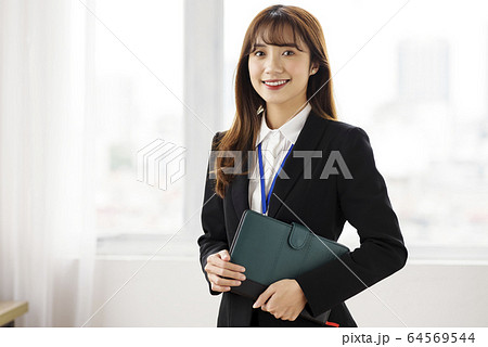 Business woman 64569544