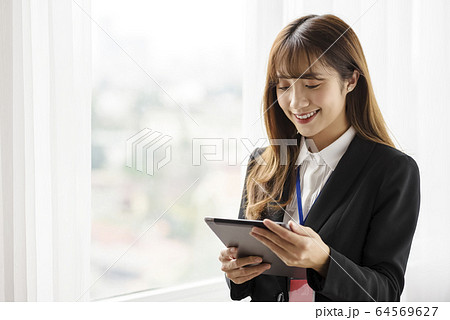 Business scene female 64569627