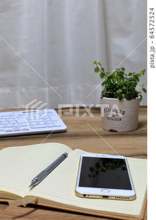 書斎のデスク 64572524