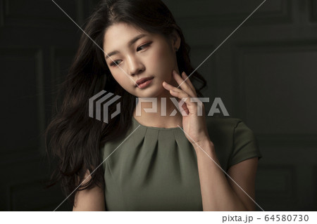 ビューティー 女性 女 64580730