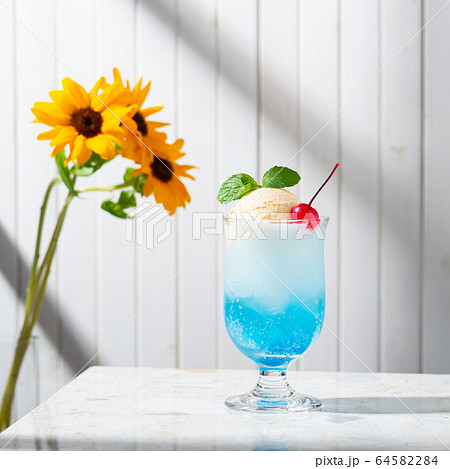 夏のクリームソーダ 64582284