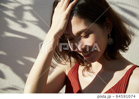 女性のビューティーポートレート 64591074