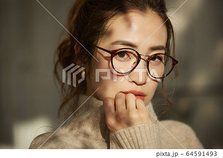 女性のビューティーポートレート 64591493